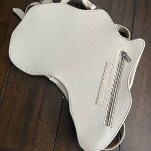 Orijin Culture Africa shaped Cream Backpack